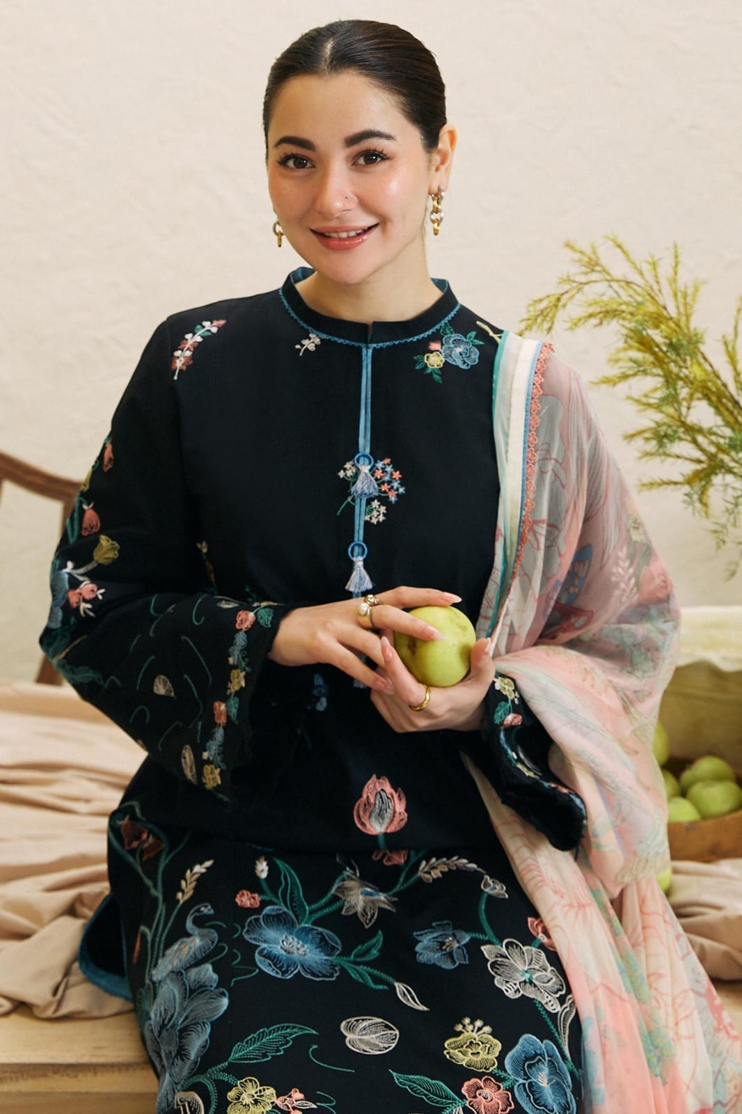 Brand IDEASCOLLECTION (Embroidered lawn)