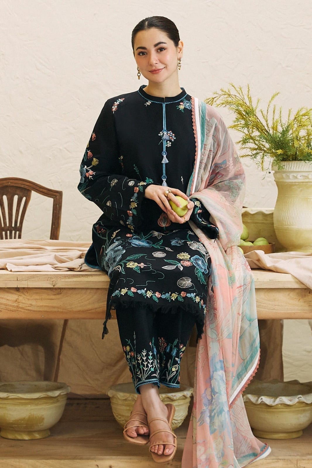 Brand IDEASCOLLECTION (Embroidered lawn)