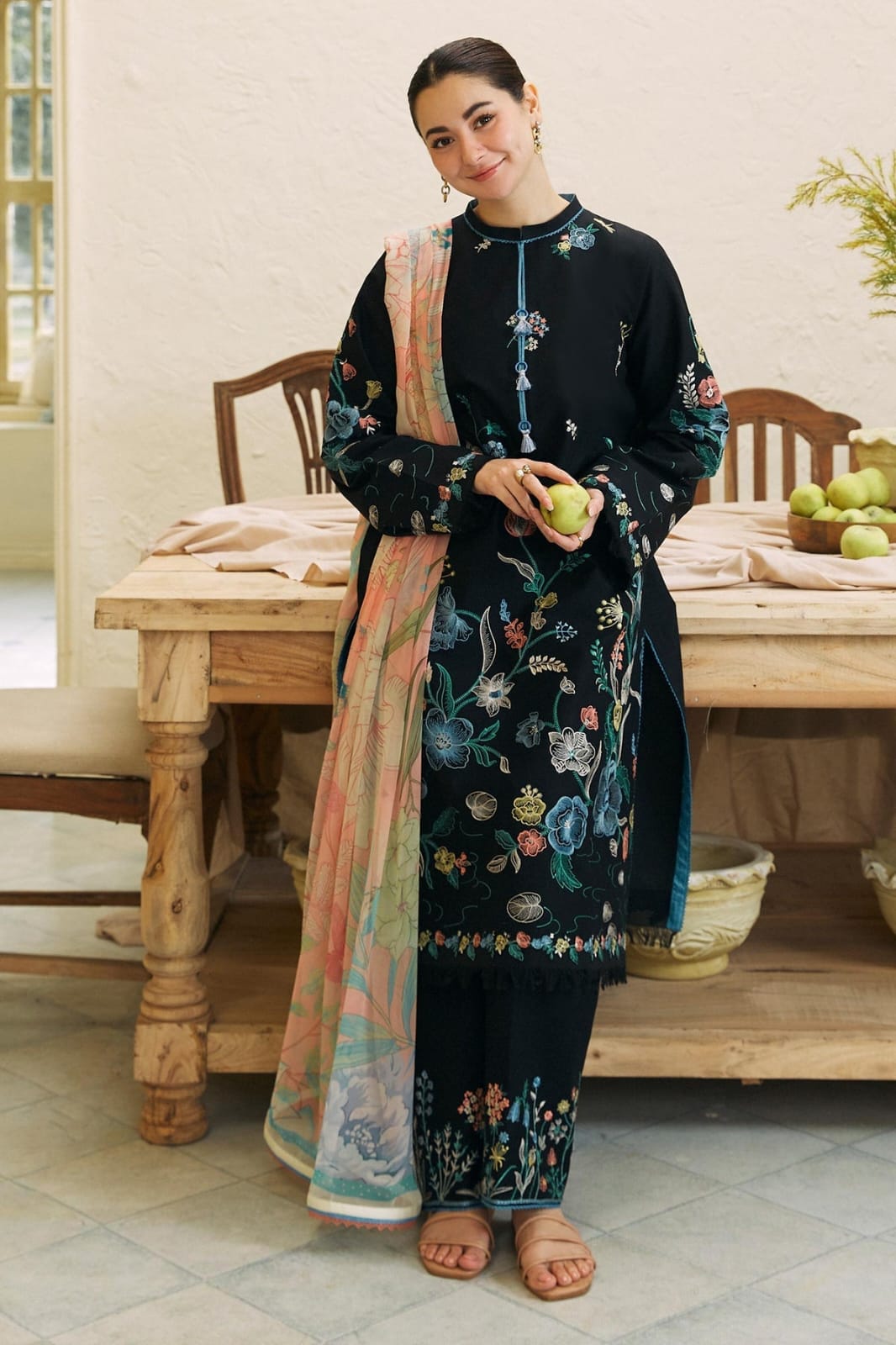 Brand IDEASCOLLECTION (Embroidered lawn)