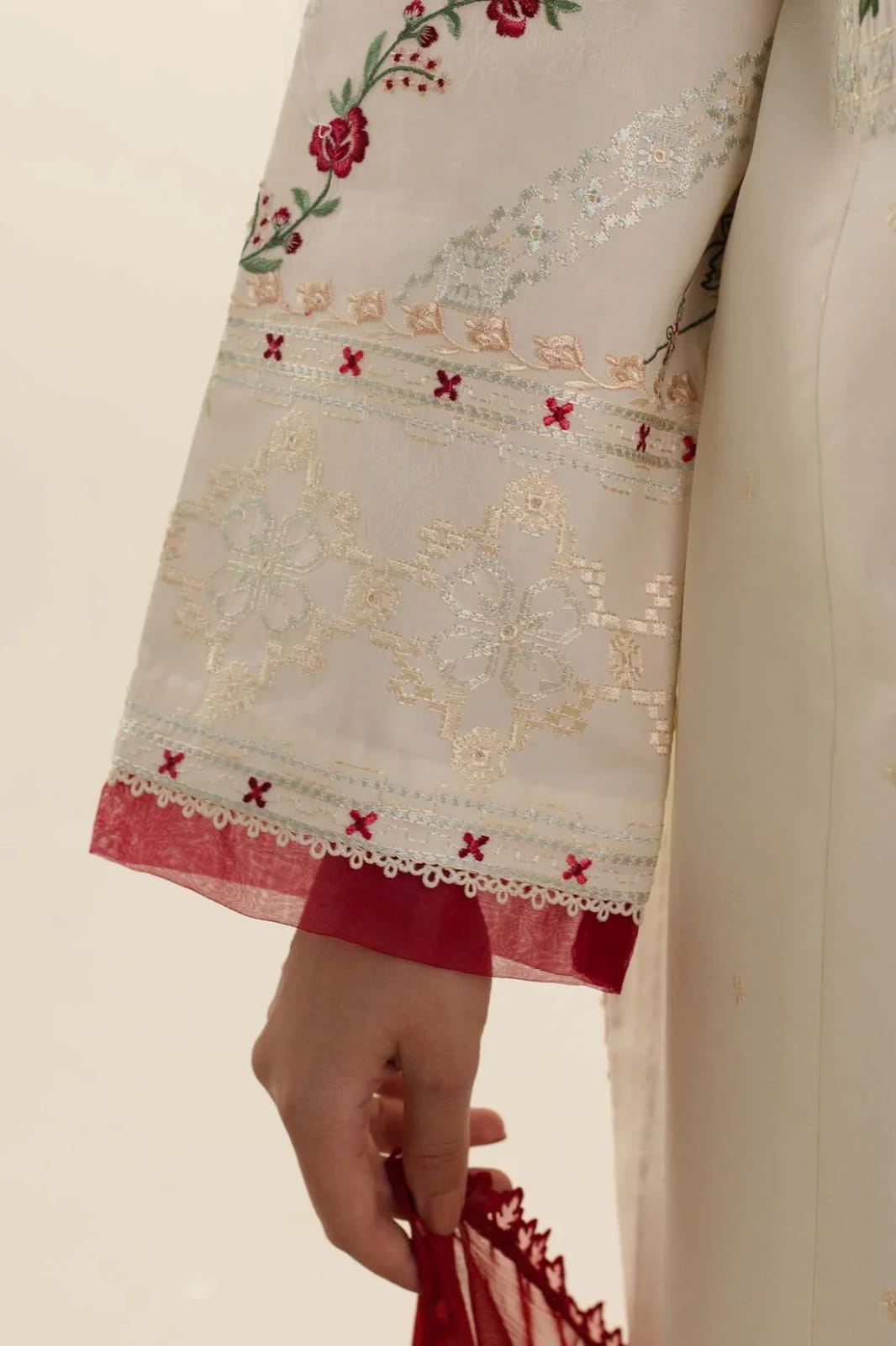 Brand IDEASCOLLECTION (Embroidered lawn)
