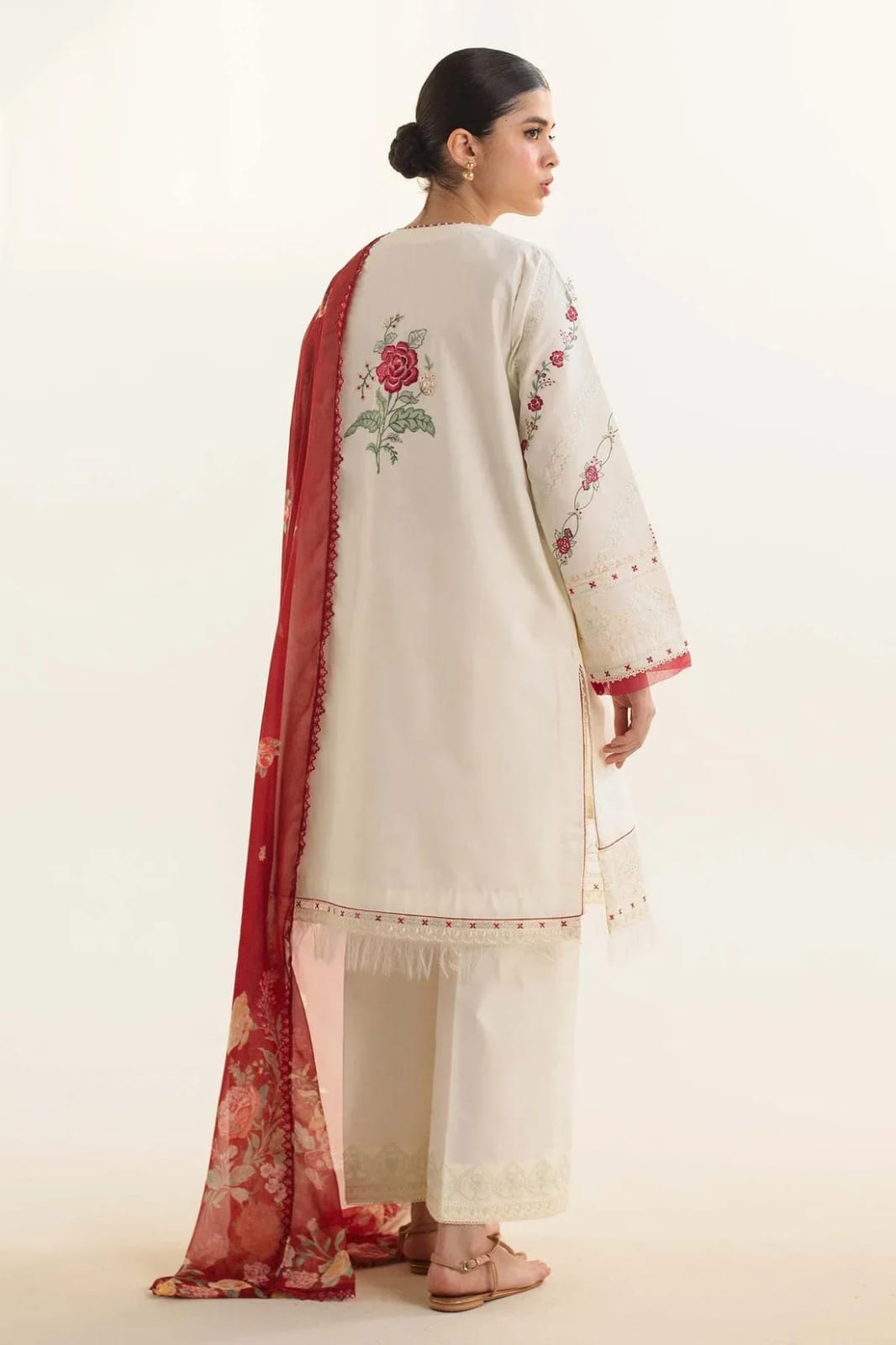 Brand IDEASCOLLECTION (Embroidered lawn)