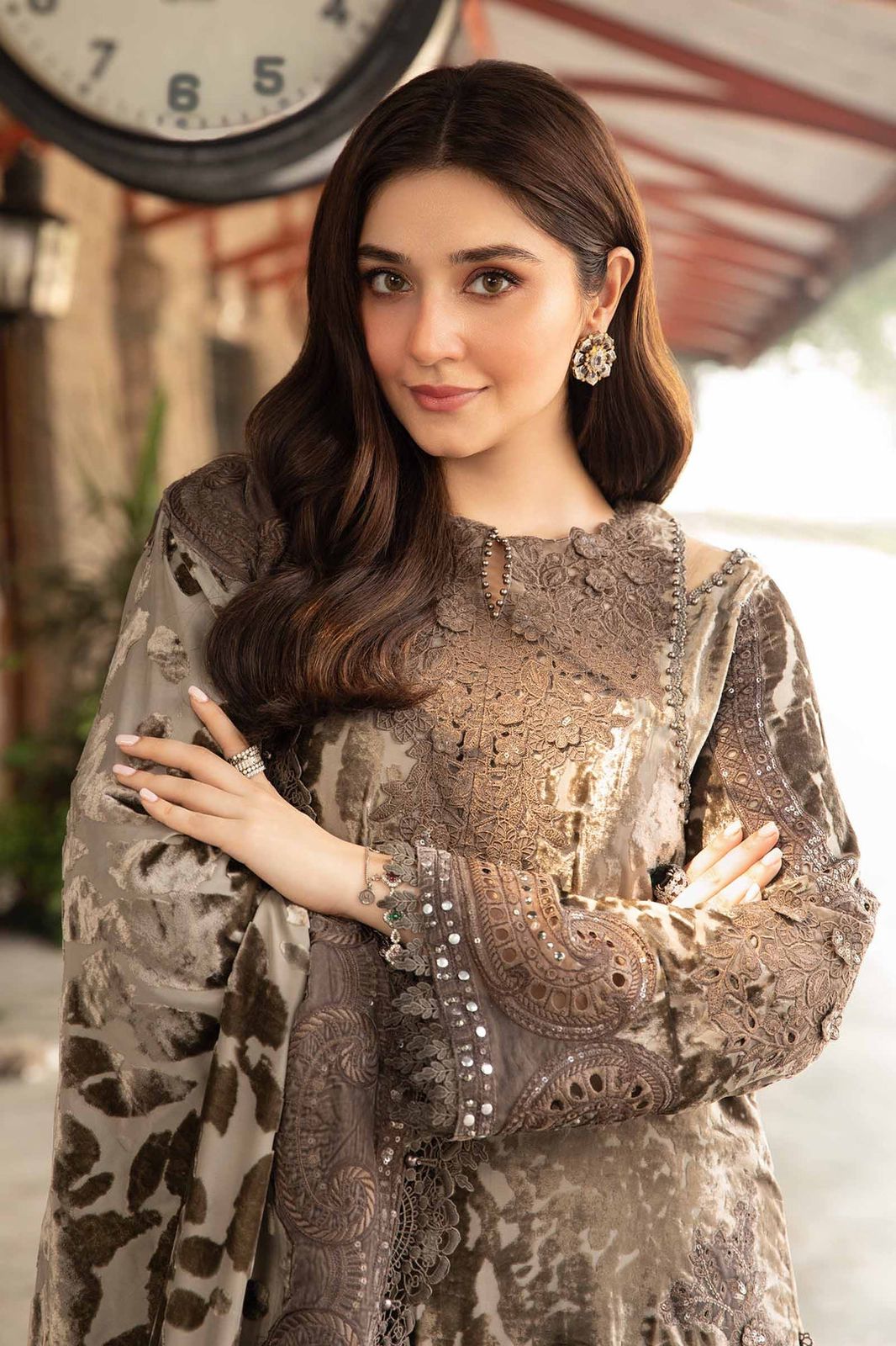 IDEASCOLLECTION With Chikankari🥰♥️