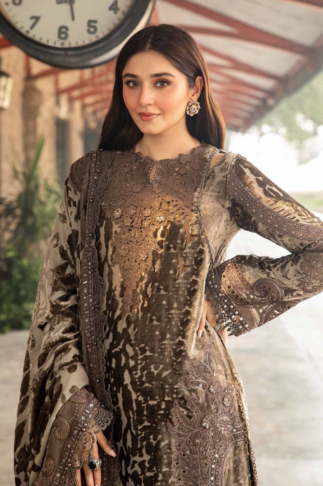 IDEASCOLLECTION With Chikankari🥰♥️