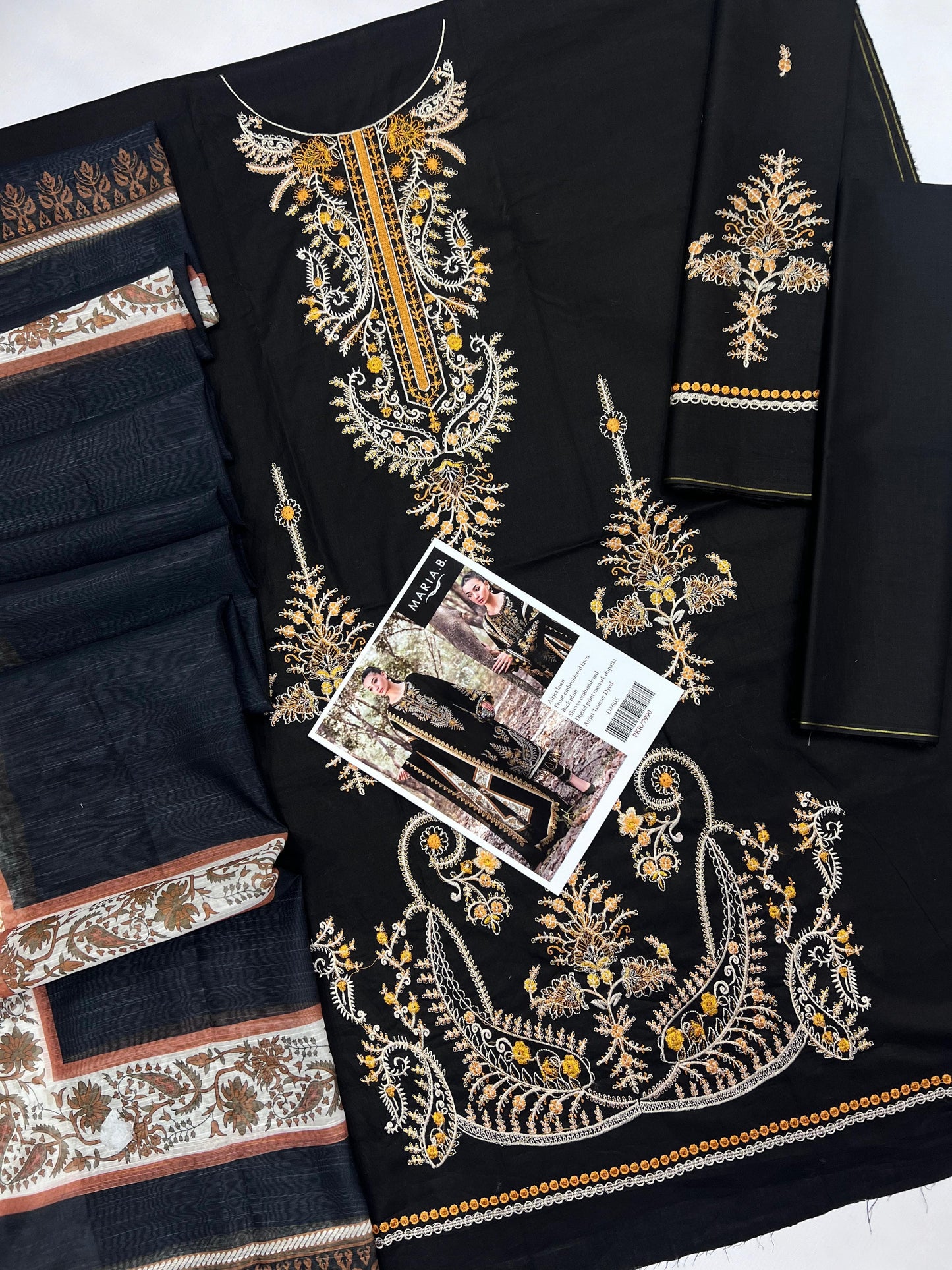 IDEASCOLLECTION Lawn with Digital Monar Dupatta🥰