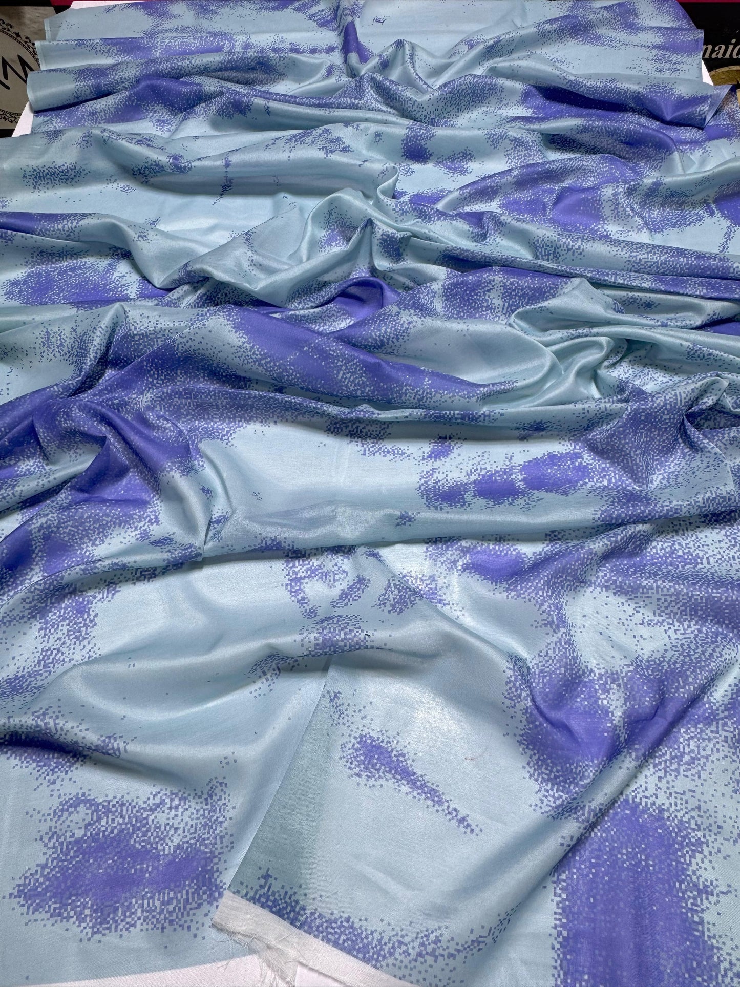 Brand IDEASCOLLECTION (Embroidered lawn)