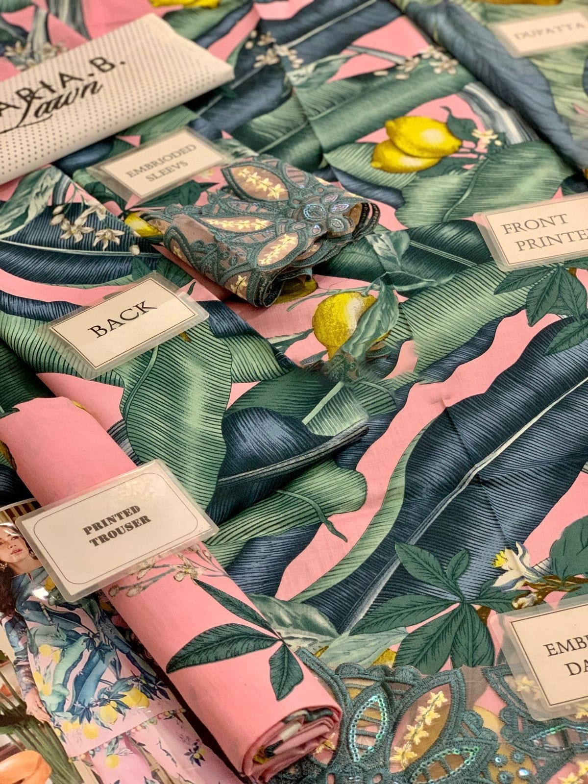 IDEASCOLLECTION With Chikankari🥰♥️